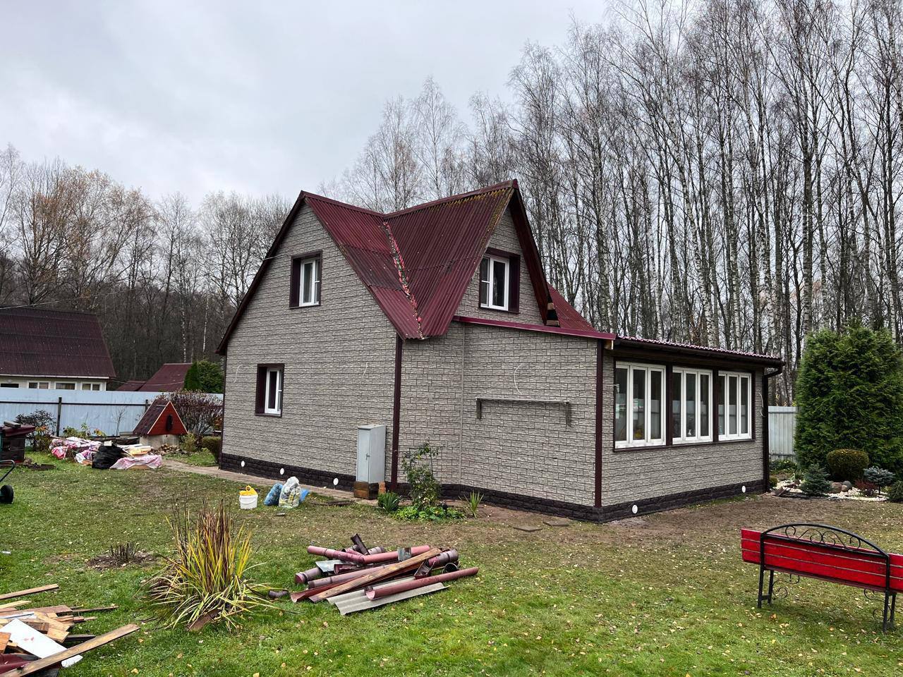 Комплексная реконструкция загородного дома: от крыльца до новой крыши